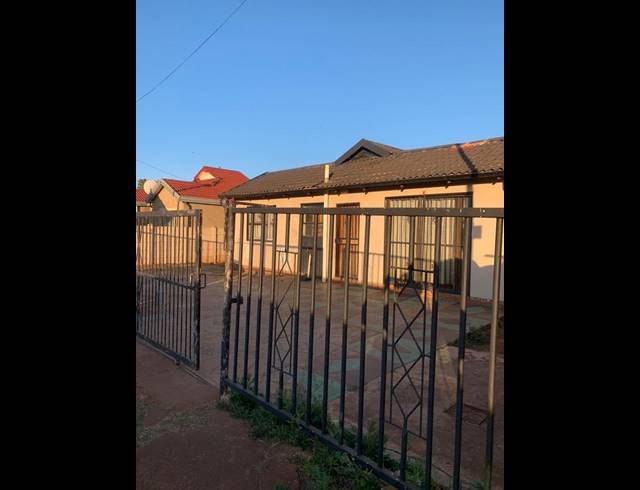 4 BEDROOM PROPERTY TO RENT IN VOSLOORUS EXT 7